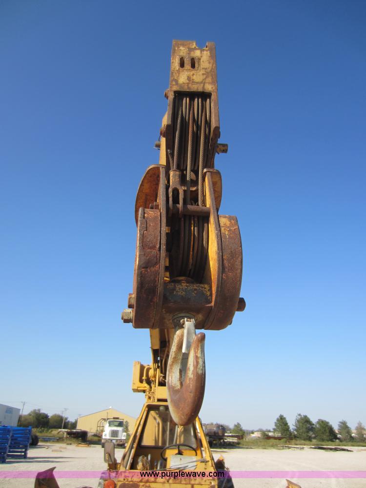 image for item F6529 Galion 125 hydraulic crane