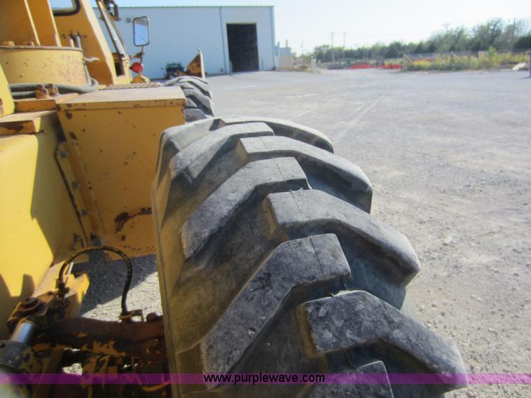 image for item F6529 Galion 125 hydraulic crane