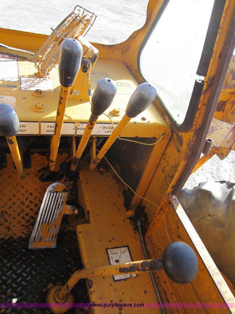 image for item F6529 Galion 125 hydraulic crane