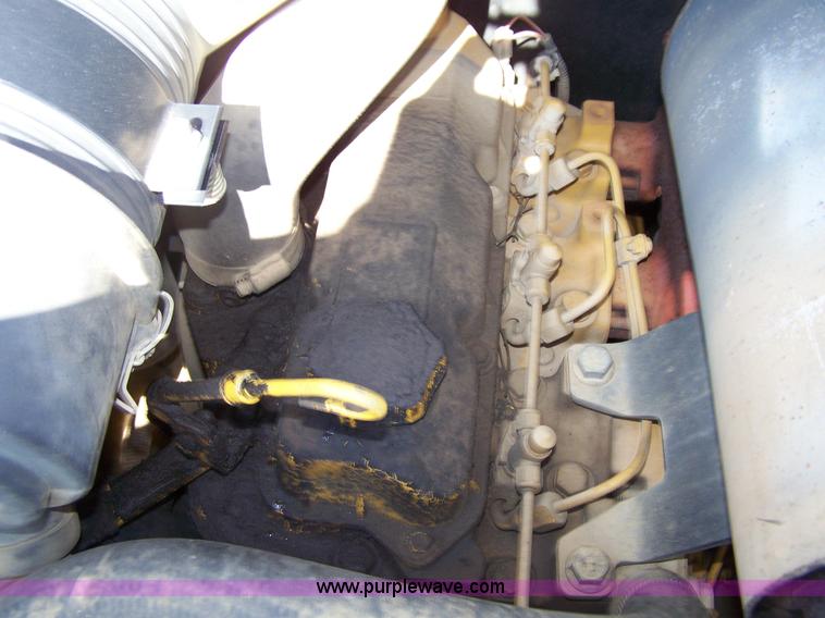 image for item F7501 2003 John Deere 240 Series II skid steer