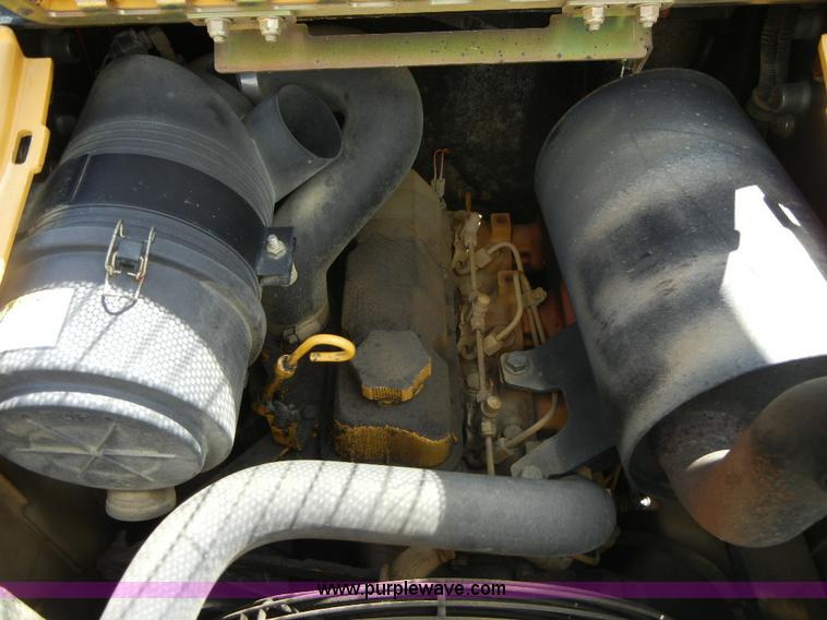 image for item F7502 2003 John Deere 240 Series II skid steer