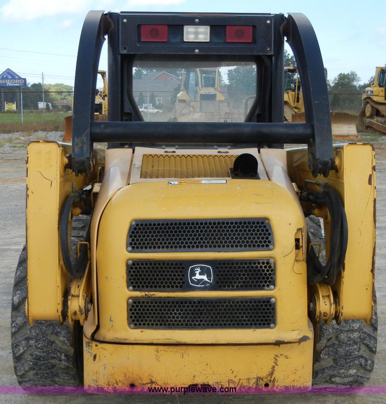 image for item F7503 2002 John Deere 250 skid steer
