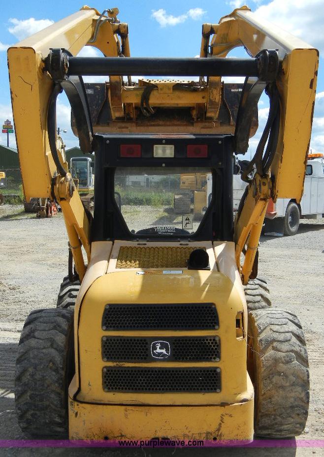 image for item F7503 2002 John Deere 250 skid steer
