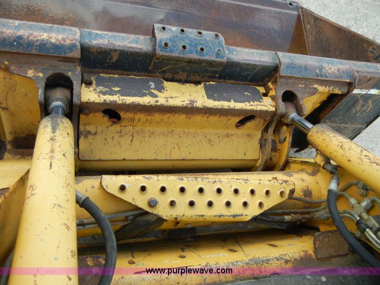 image for item F7503 2002 John Deere 250 skid steer