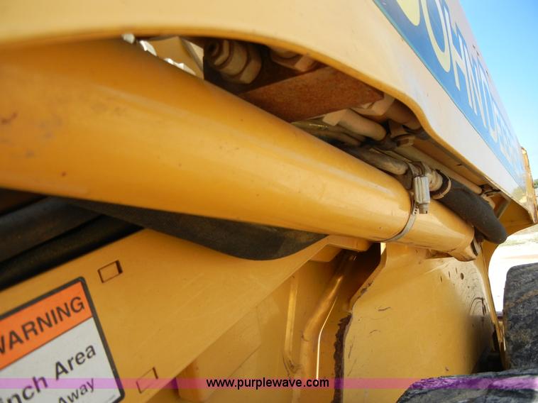 image for item F7503 2002 John Deere 250 skid steer