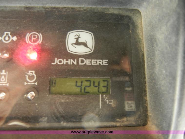 image for item F7503 2002 John Deere 250 skid steer