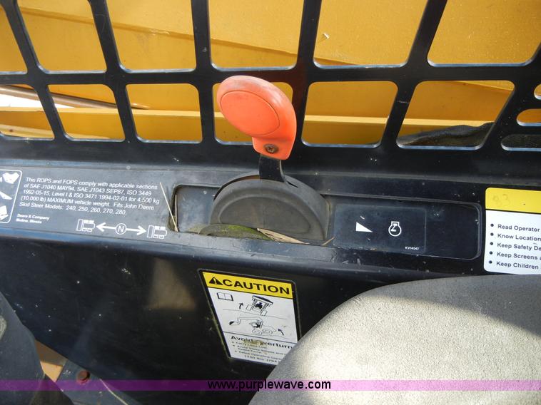 image for item F7503 2002 John Deere 250 skid steer