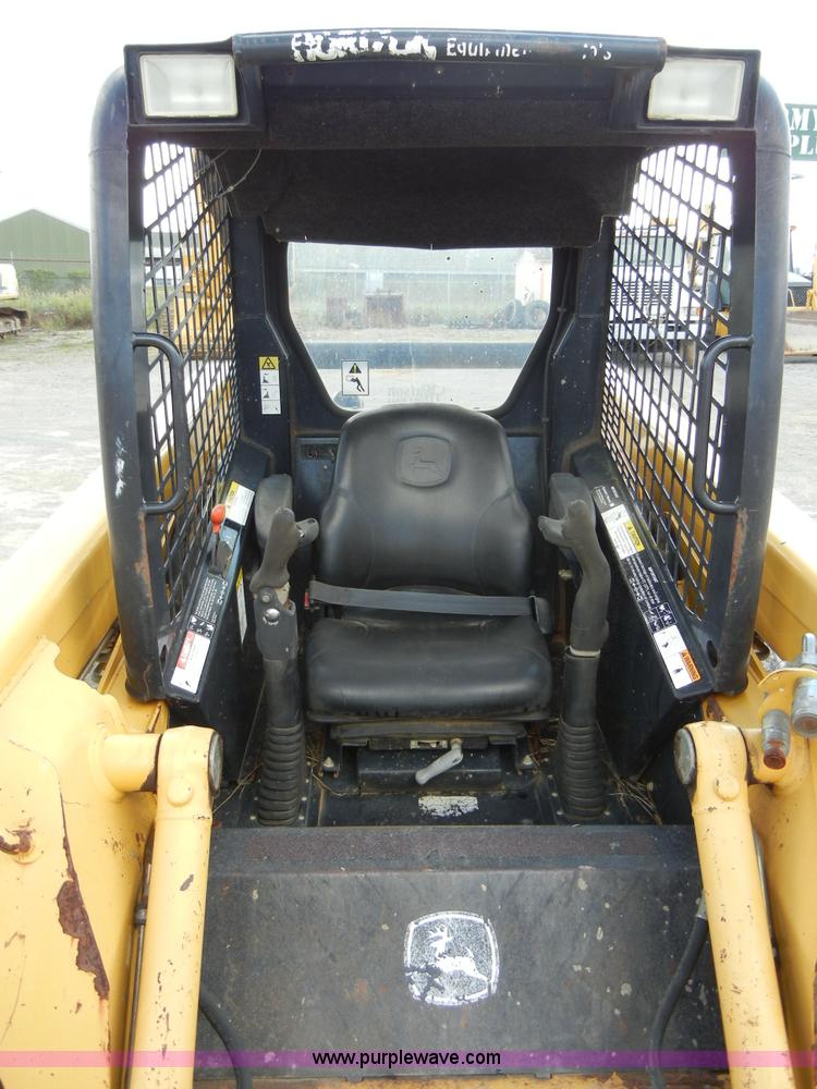 image for item F7503 2002 John Deere 250 skid steer