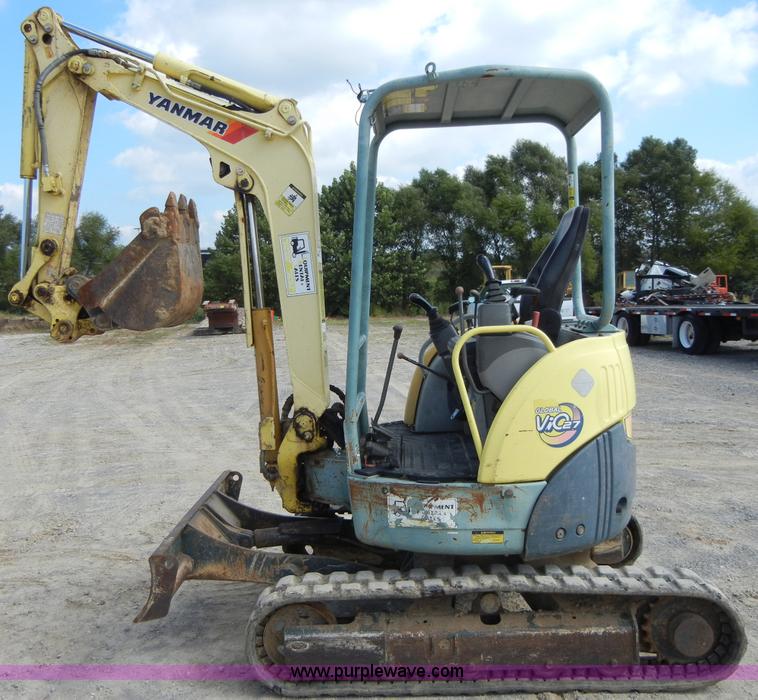image for item F7504 Yanmar Global ViO27-2 mini excavator