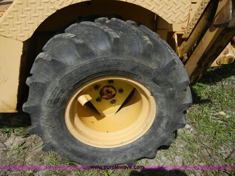 image for item F7505 Terramite T7 backhoe