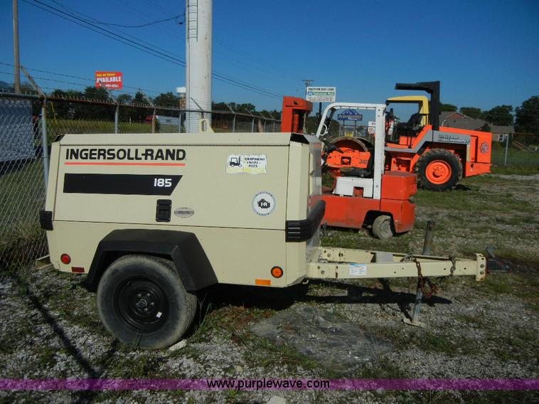 image for item F7506 2001 Ingersoll Rand 185 portable air compressor