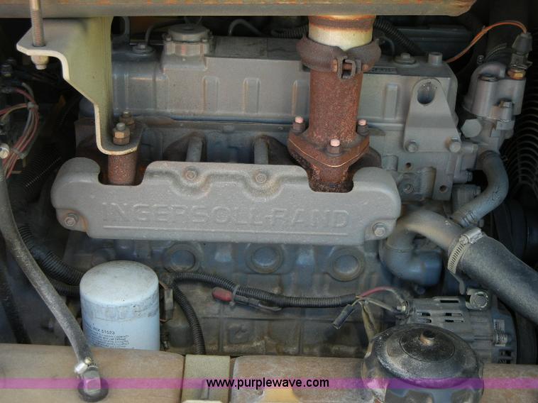 image for item F7506 2001 Ingersoll Rand 185 portable air compressor