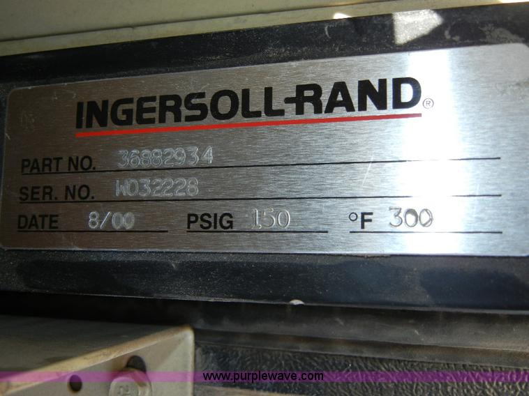 image for item F7506 2001 Ingersoll Rand 185 portable air compressor