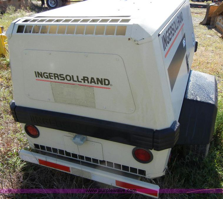 image for item F7507 2000 Ingersoll Rand 185 portable air compressor