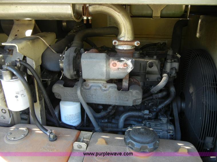 image for item F7507 2000 Ingersoll Rand 185 portable air compressor