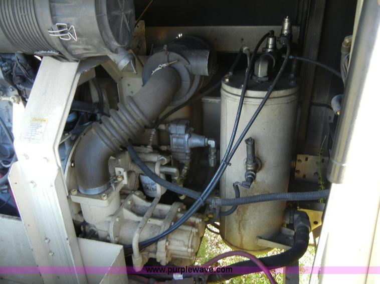 image for item F7507 2000 Ingersoll Rand 185 portable air compressor