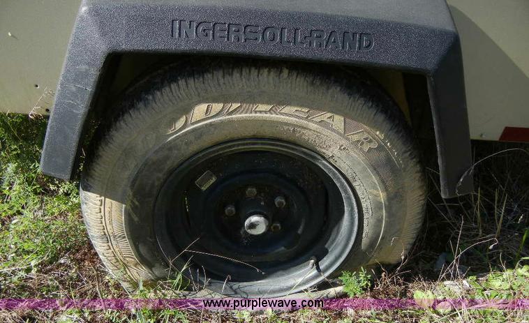 image for item F7507 2000 Ingersoll Rand 185 portable air compressor