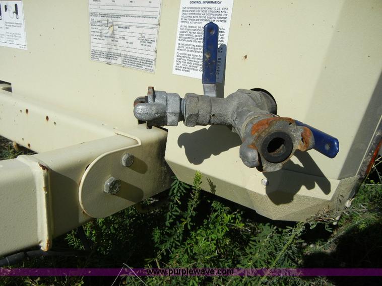 image for item F7507 2000 Ingersoll Rand 185 portable air compressor