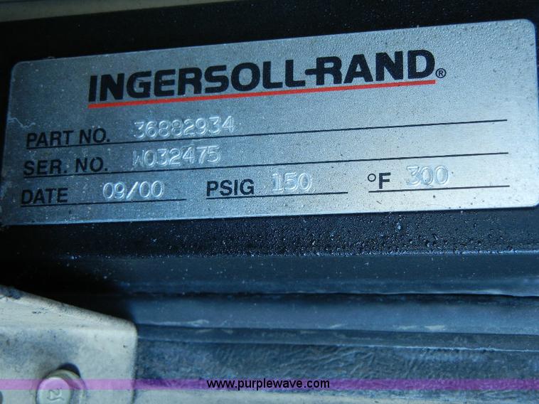 image for item F7507 2000 Ingersoll Rand 185 portable air compressor