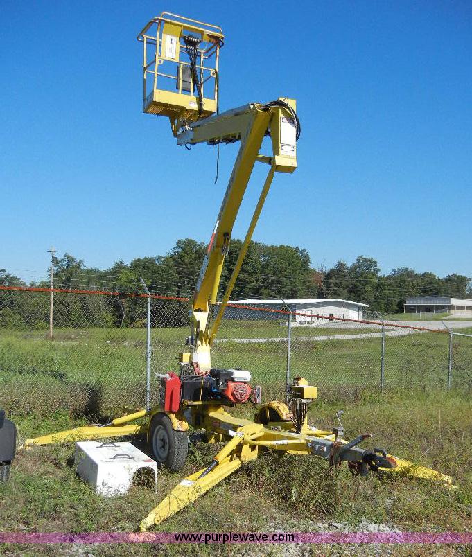 image for item F7509 2000 Nifty-Lift 120TGE towable boom lift