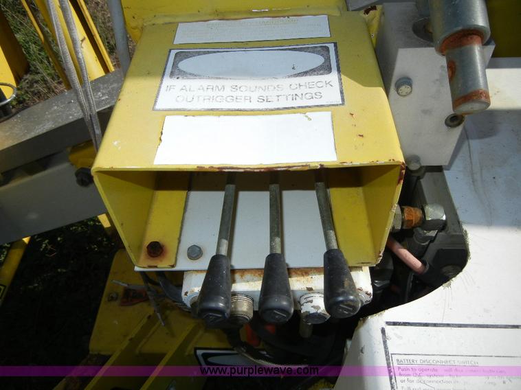 image for item F7509 2000 Nifty-Lift 120TGE towable boom lift