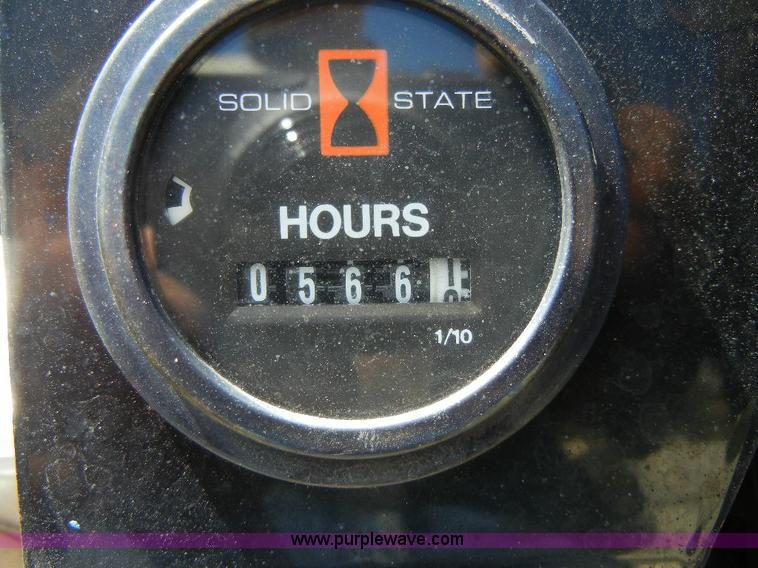 image for item F7510 2001 Vermeer BC625A wood chipper