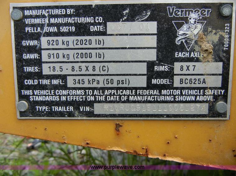 image for item F7510 2001 Vermeer BC625A wood chipper