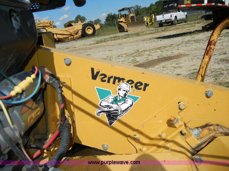 image for item F7511 2000 Vermeer SC252 stump grinder