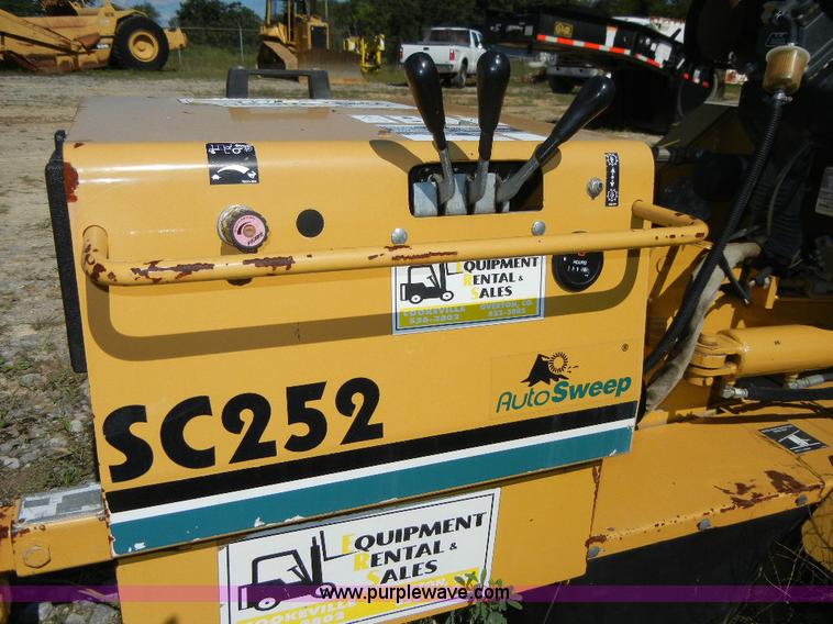 image for item F7511 2000 Vermeer SC252 stump grinder