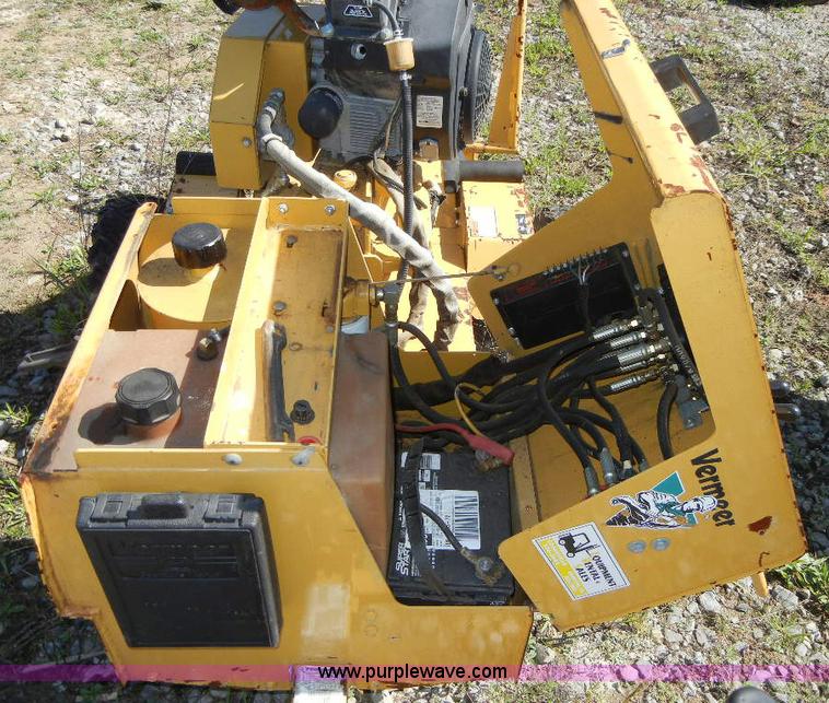image for item F7511 2000 Vermeer SC252 stump grinder