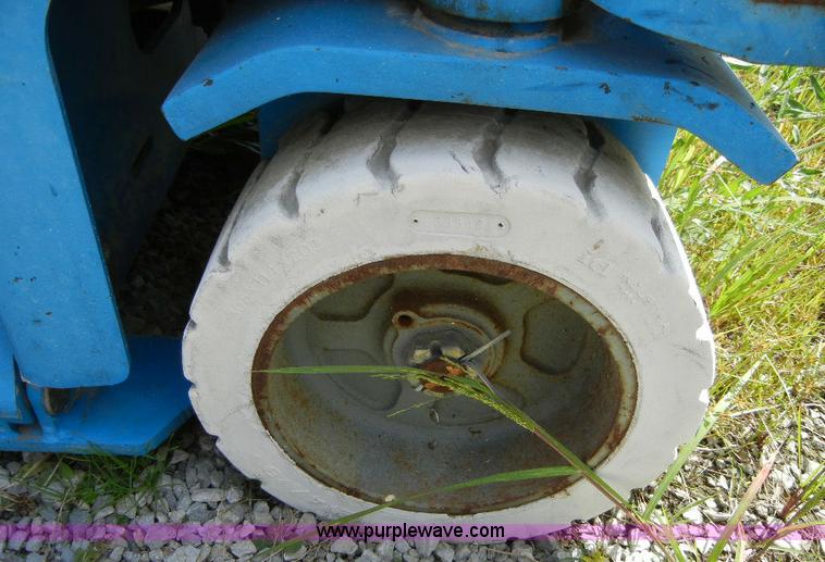 image for item F7512 Genie GS1930 scissor lift