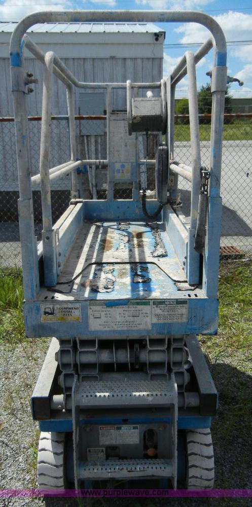 image for item F7513 Genie GS1930 scissor lift