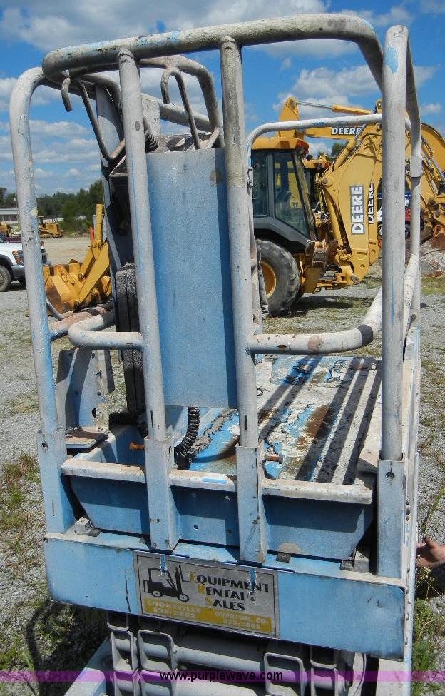 image for item F7513 Genie GS1930 scissor lift