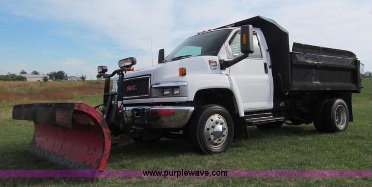 image for item I9786 2004 GMC C5500 dump truck