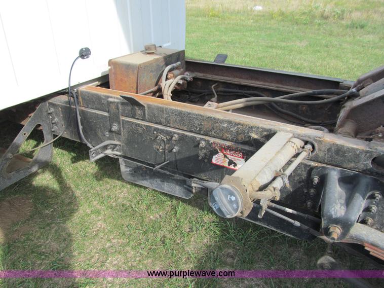 image for item I9786 2004 GMC C5500 dump truck