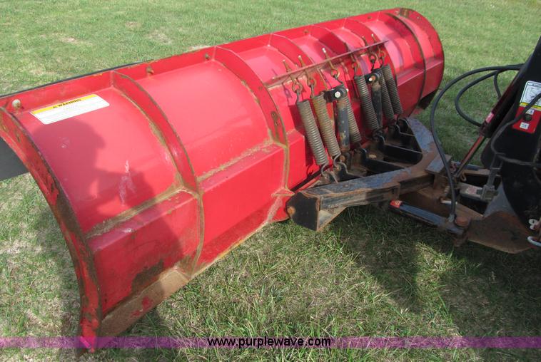 image for item I9786 2004 GMC C5500 dump truck