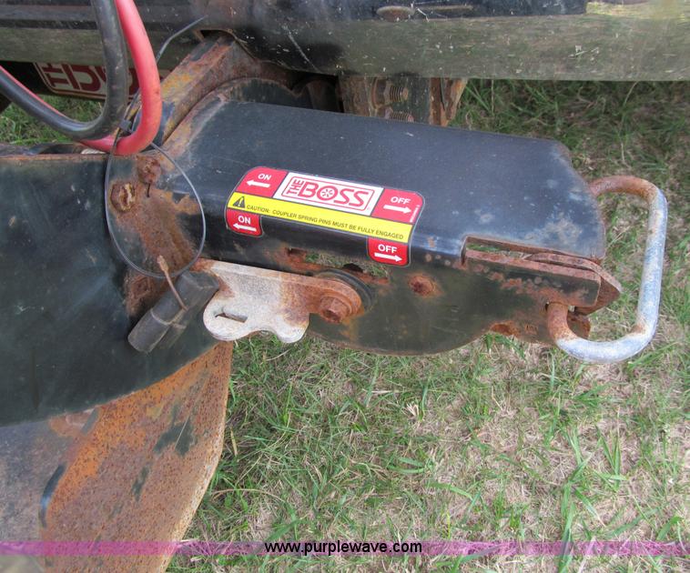 image for item I9786 2004 GMC C5500 dump truck