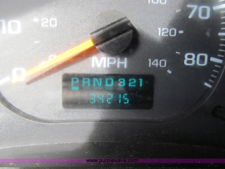 image for item I9786 2004 GMC C5500 dump truck