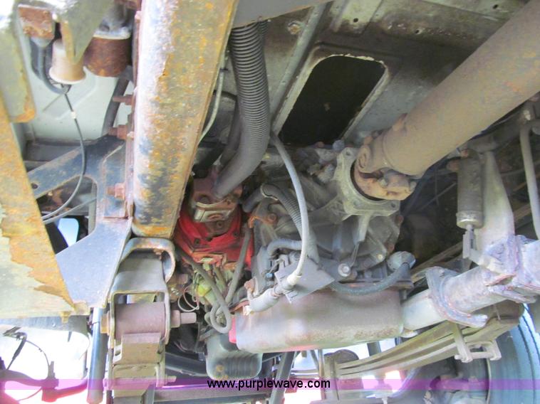 image for item I9786 2004 GMC C5500 dump truck