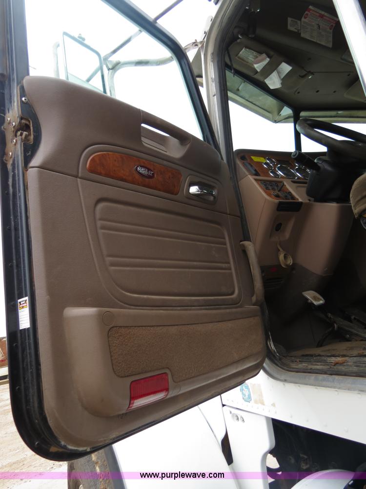 image for item B2486 2006 Peterbilt 357 manure spreader truck