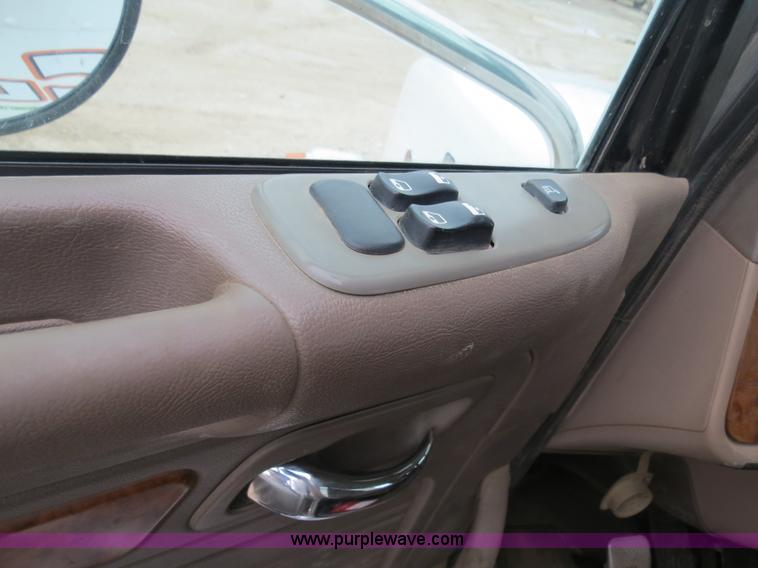 image for item B2486 2006 Peterbilt 357 manure spreader truck