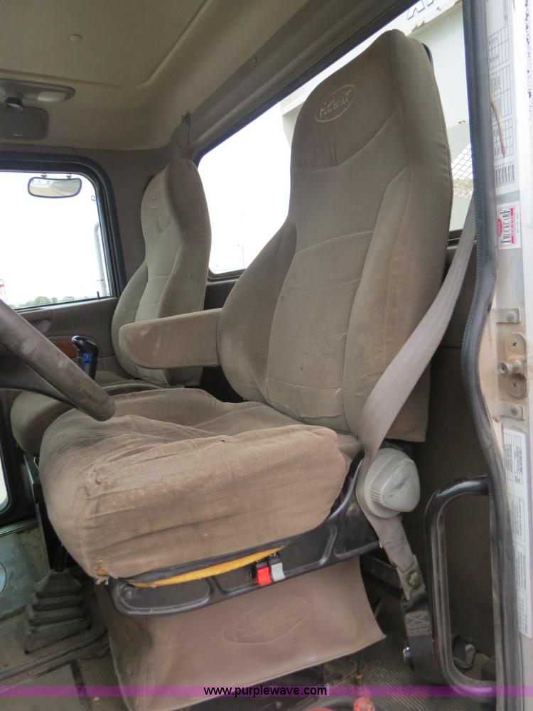 image for item B2486 2006 Peterbilt 357 manure spreader truck