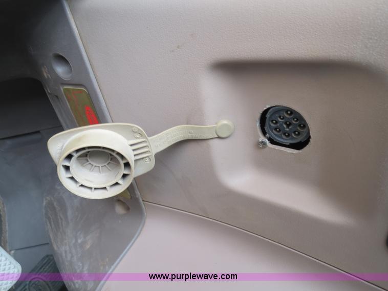 image for item B2486 2006 Peterbilt 357 manure spreader truck