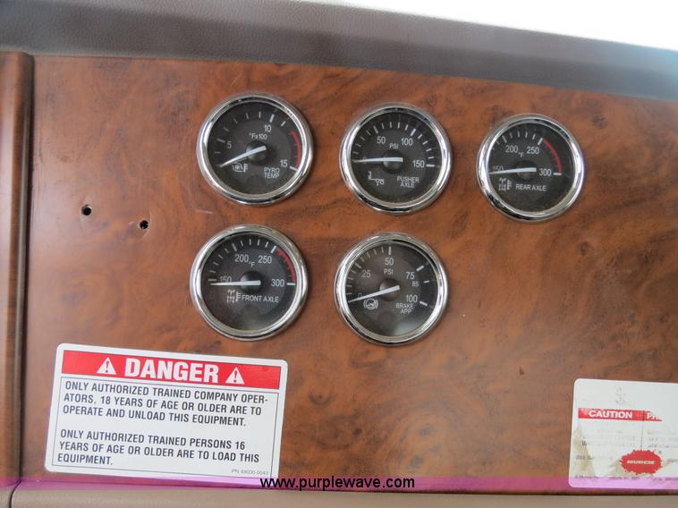 image for item B2486 2006 Peterbilt 357 manure spreader truck