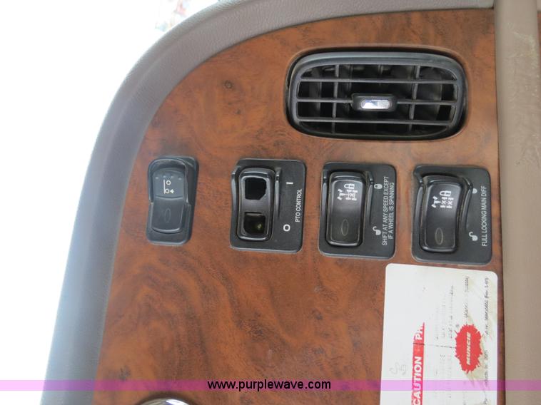 image for item B2486 2006 Peterbilt 357 manure spreader truck