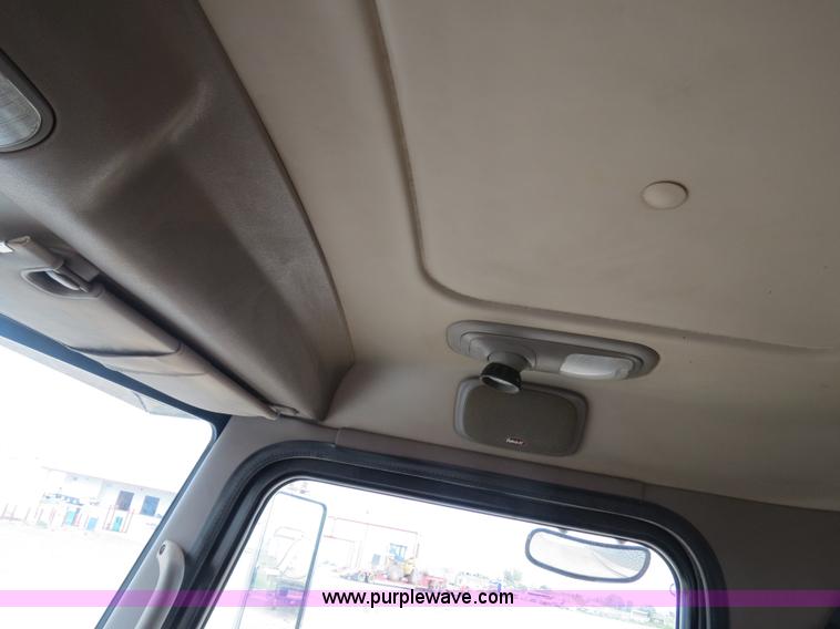 image for item B2486 2006 Peterbilt 357 manure spreader truck