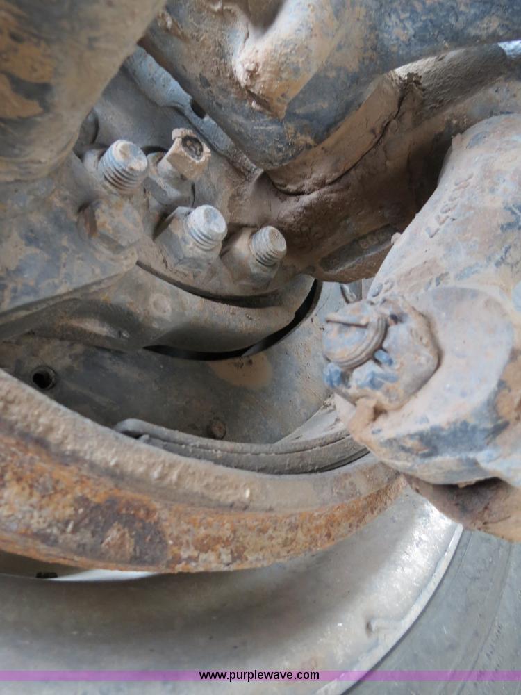 image for item B2486 2006 Peterbilt 357 manure spreader truck