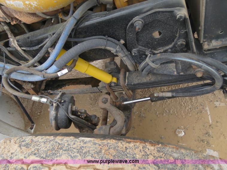 image for item B2486 2006 Peterbilt 357 manure spreader truck