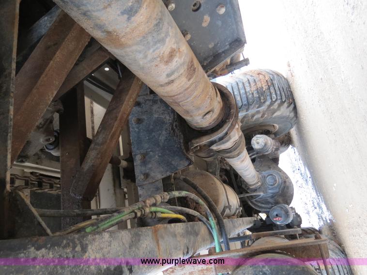 image for item B2486 2006 Peterbilt 357 manure spreader truck