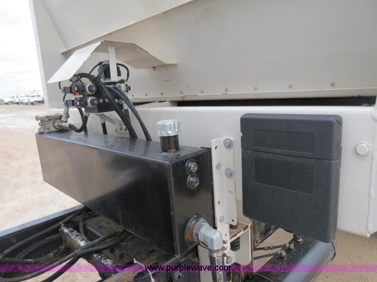 image for item B2486 2006 Peterbilt 357 manure spreader truck